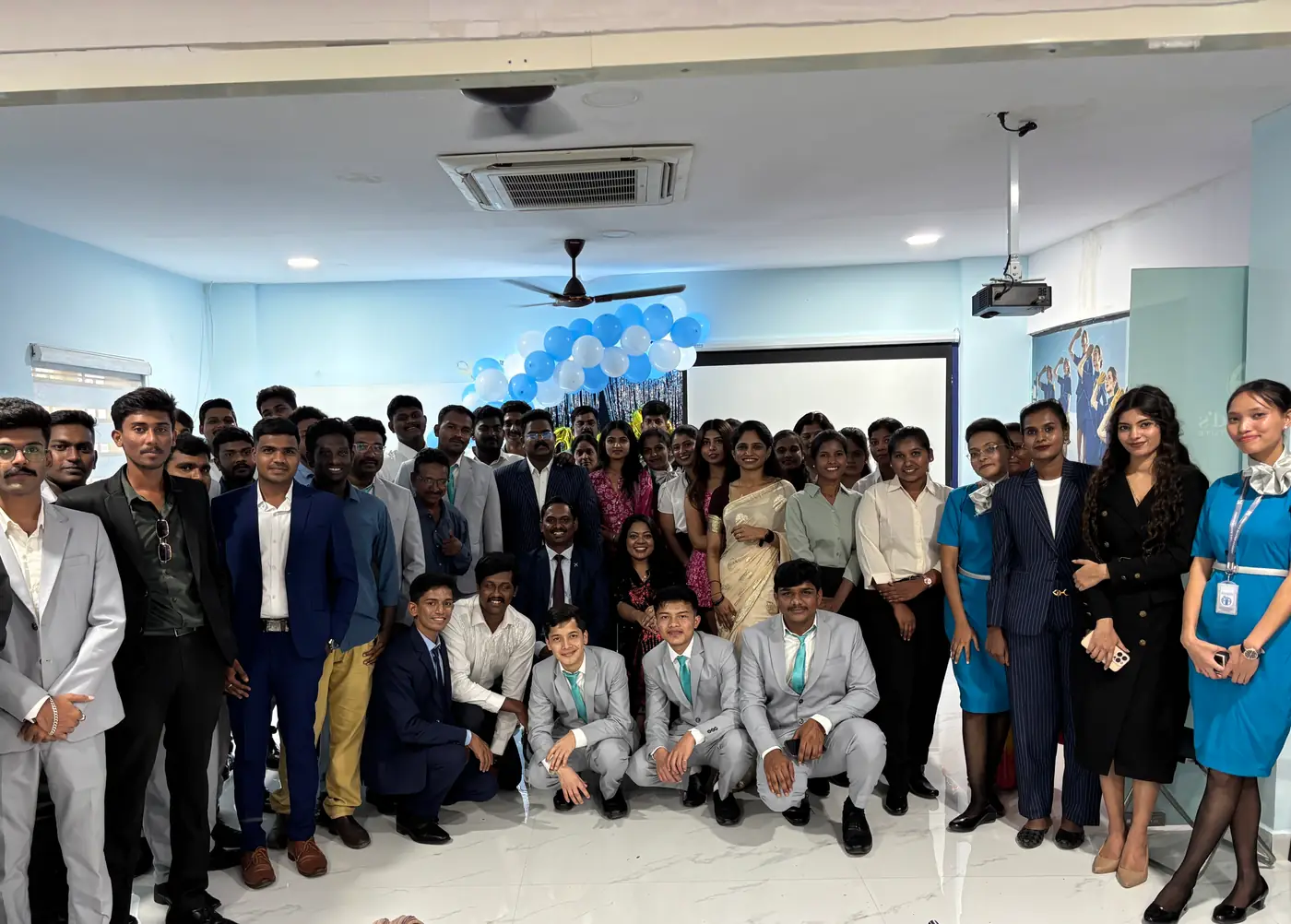 Arunand's Aviation Academy students and faculty group photo